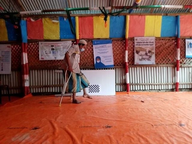Creating community across conflict zones